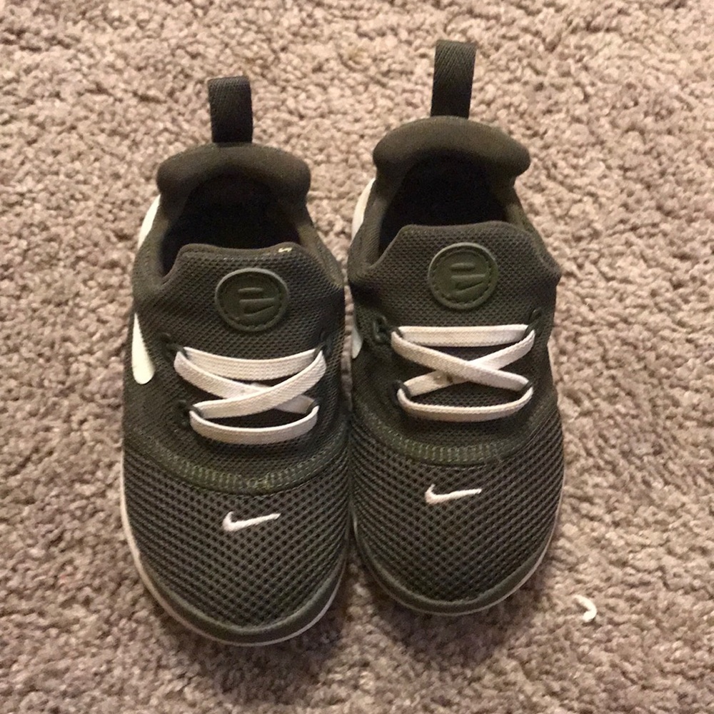 Toddler tennis shoes